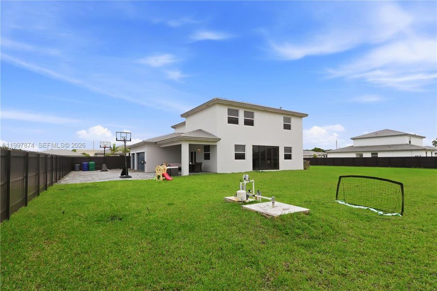 Exterior details and patio area of a home in , Homestead (Image 31).