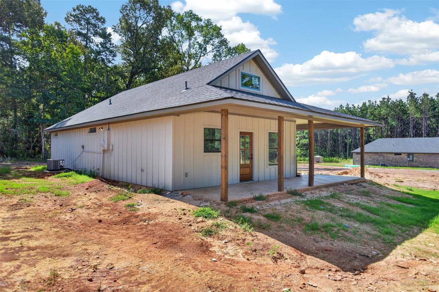 Exterior details and patio area of a home in , Nacogdoches (Image 18).