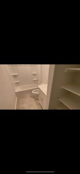 Spacious, unfurnished interior of a new home in Sunnycreek, Fort Worth (Image 6).