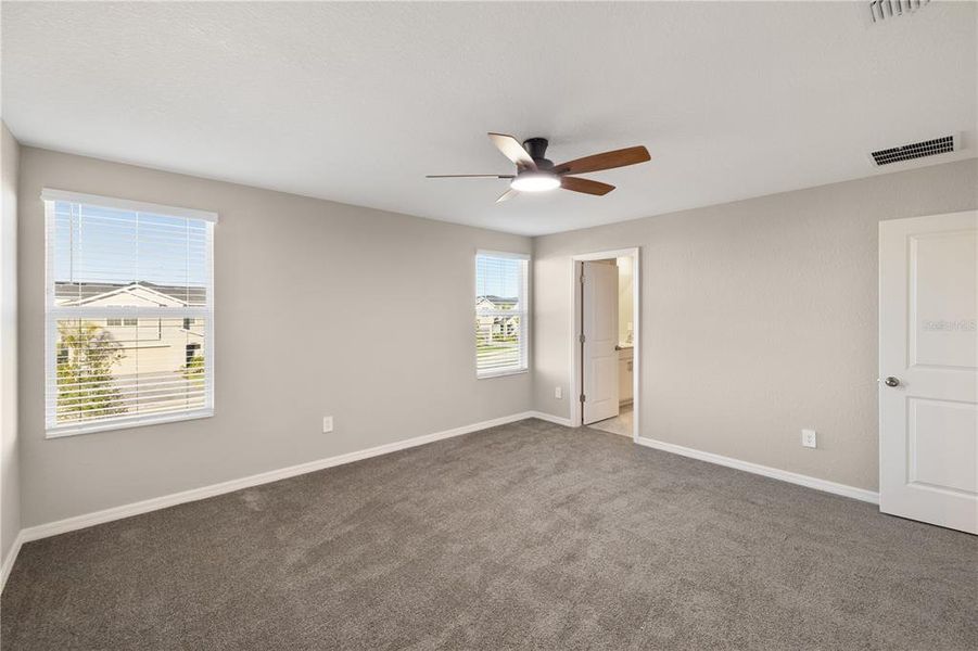 Spacious, unfurnished interior of a new home in , Bradenton (Image 17).