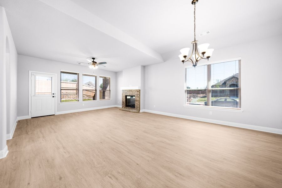 Spacious, unfurnished interior of a new home in Summerwood, Red Oak (Image 17).