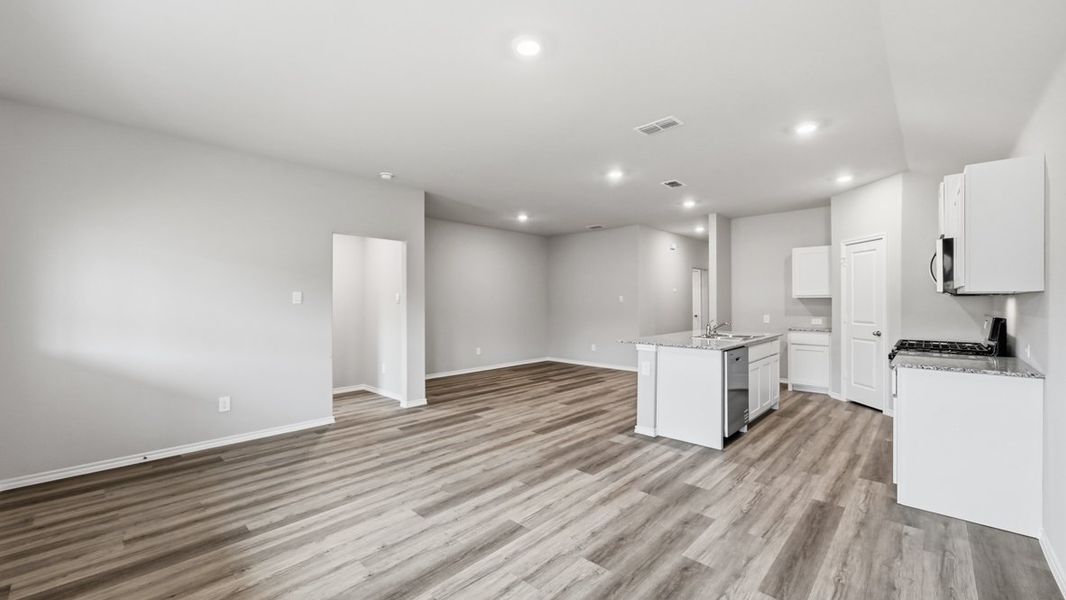Spacious, unfurnished interior of a new home in Rock Creek West, Fort Worth (Image 25). Spacious, unfurnished interior of a new home in Rock Creek West, Fort Worth (Image 25).