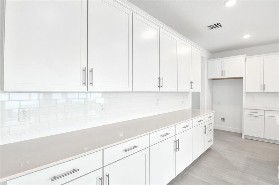 Furnished interior view inside a new home in , Tavares (Image 7).