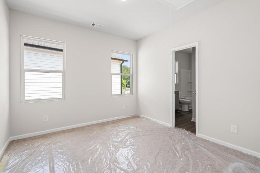 Spacious, unfurnished interior of a new home in , Auburn (Image 26).