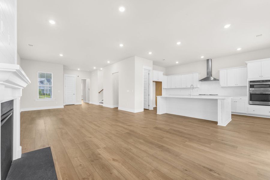 Spacious, unfurnished interior of a new home in Carnes Crossroads, Summerville (Image 22).
