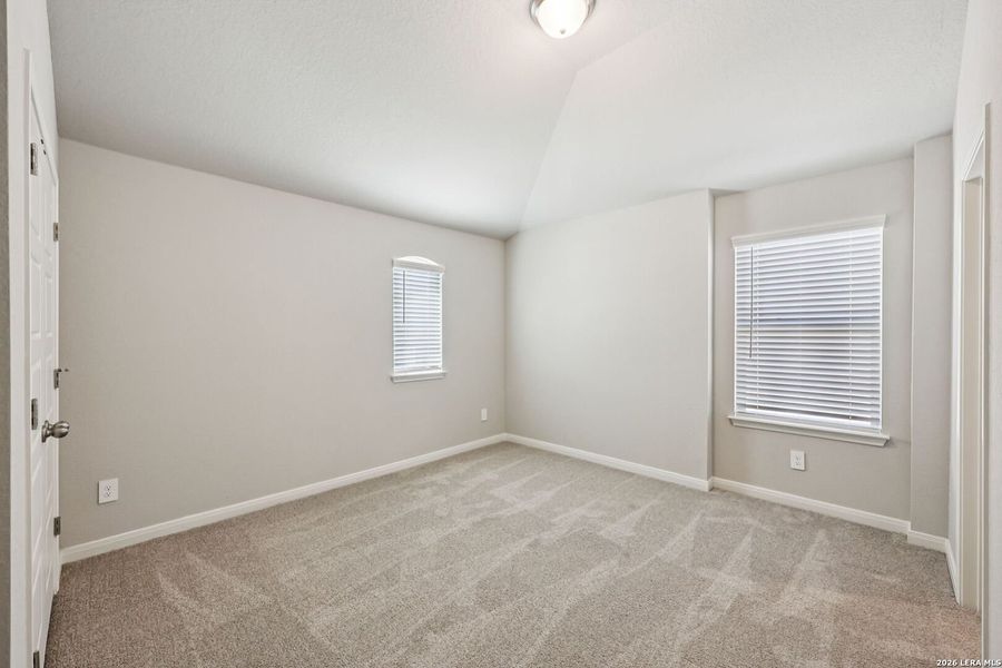 Spacious, unfurnished interior of a new home in Fox Falls, Boerne (Image 30).
