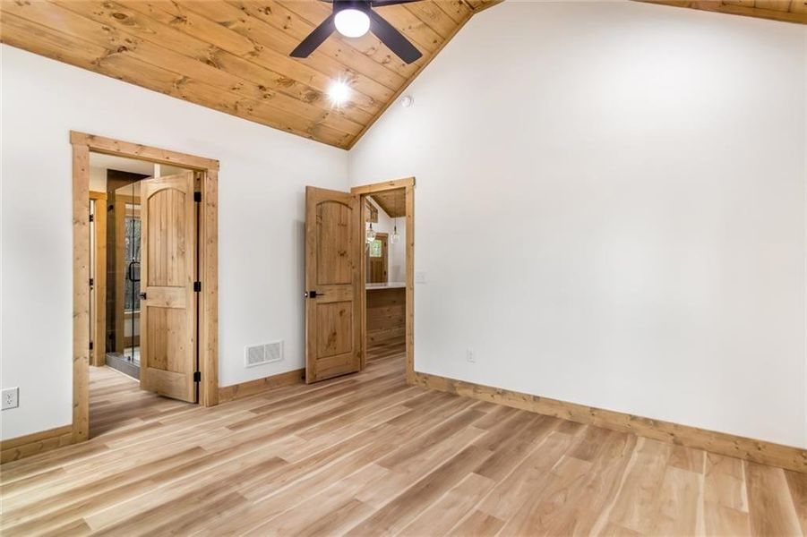 Spacious, unfurnished interior of a new home in , Ellijay (Image 22).