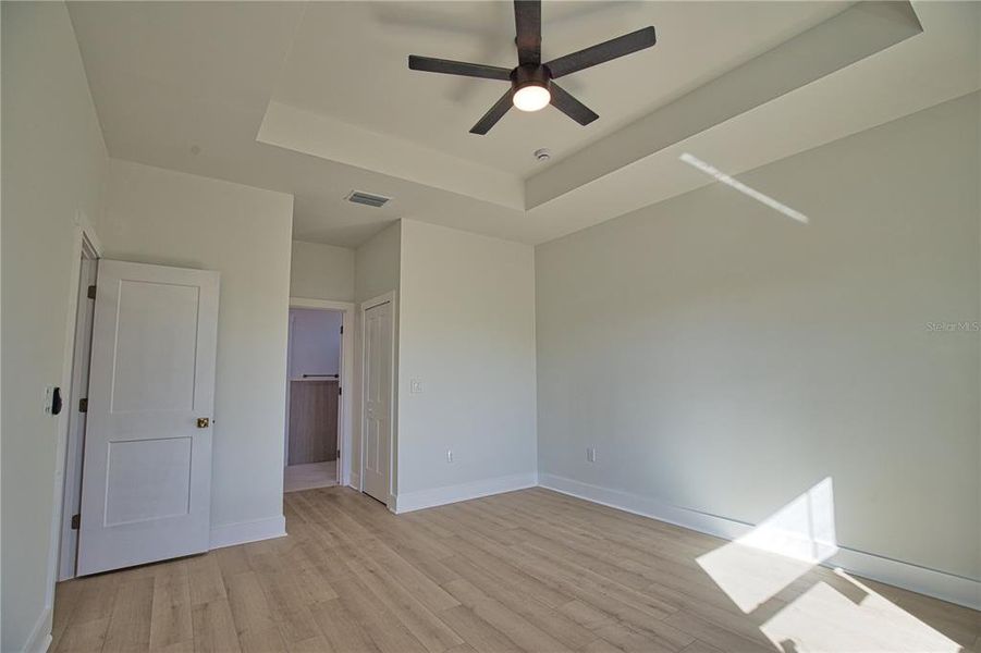 Spacious, unfurnished interior of a new home in , Placida (Image 11).