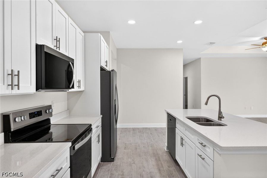 Furnished interior view inside a new home in Cape Coral, Cape Coral (Image 11).