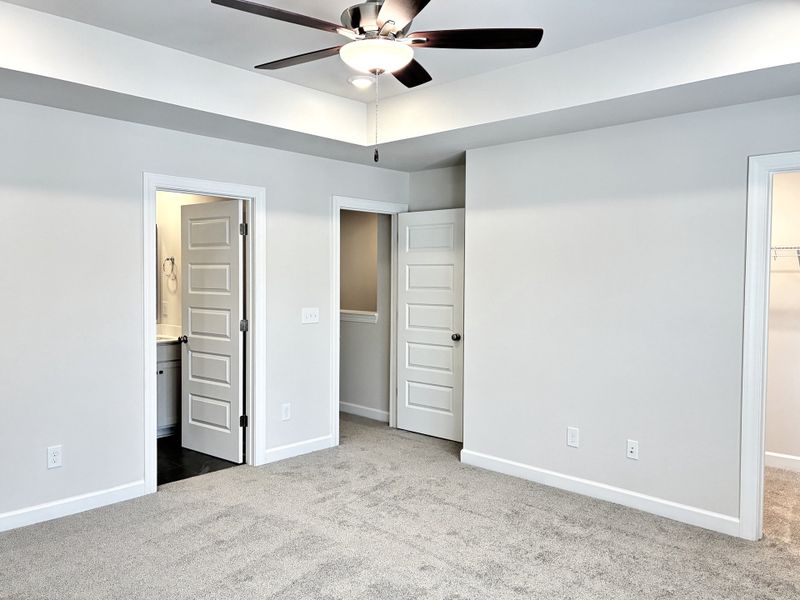 Spacious, unfurnished interior of a new home in Miller Park, Greenville (Image 17).
