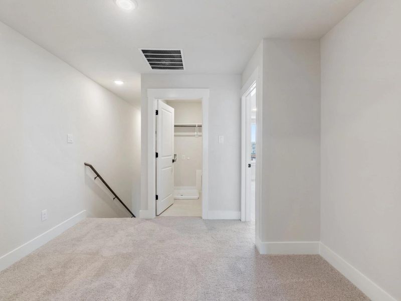 Spacious, unfurnished interior of a new home in Lake Park Villas, Wylie (Image 30).