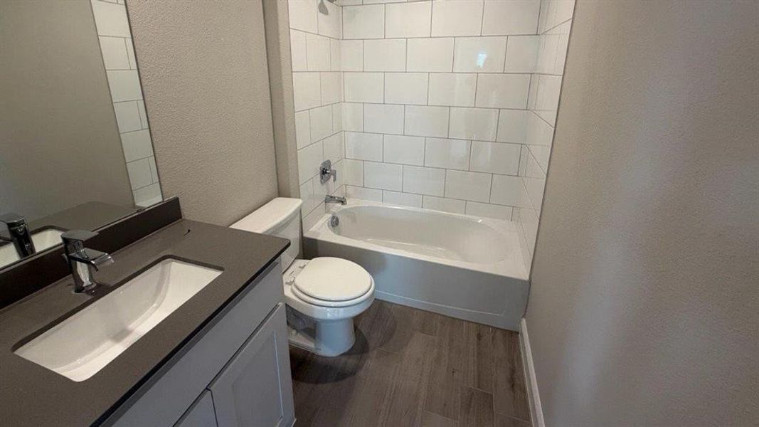 Furnished interior view inside a new home in Shannon Creek, Burleson (Image 7).