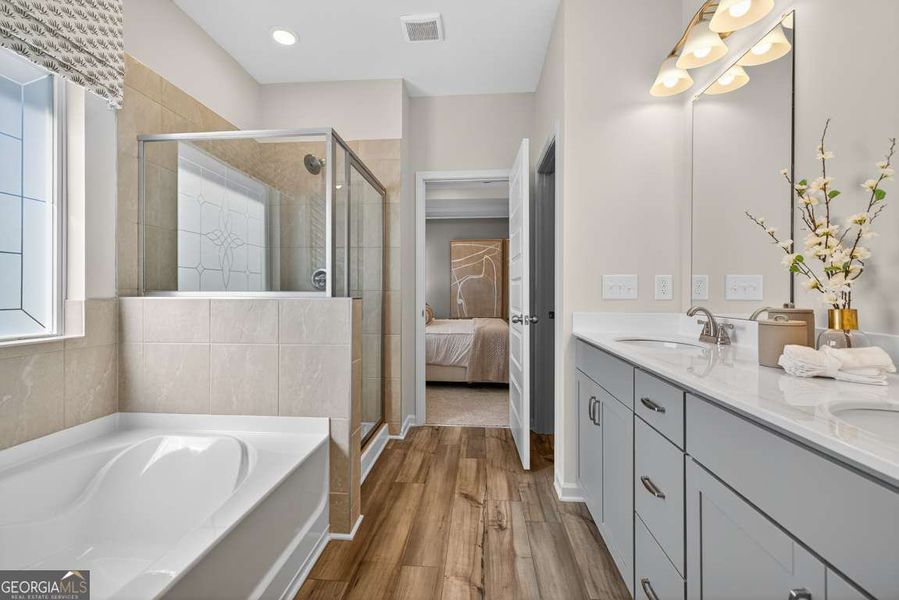 Furnished interior view inside a new home in Stonebridge North, Macon (Image 40).
