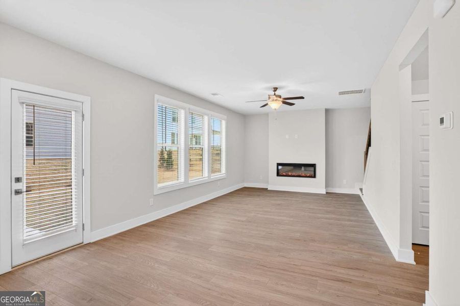 Spacious, unfurnished interior of a new home in Killian Manor at The Adares, Adairsville (Image 8).