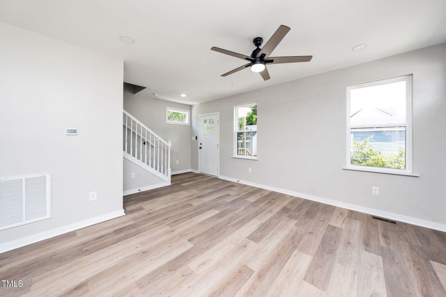 9-web-or-mls-616 Belt St-8