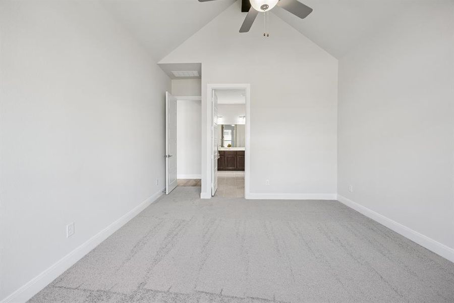 Spacious, unfurnished interior of a new home in Sandbrock Ranch, Aubrey (Image 18). Spacious, unfurnished interior of a new home in Sandbrock Ranch, Aubrey (Image 18).