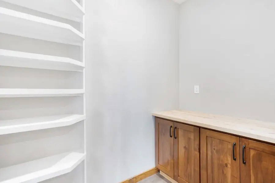 Spacious, unfurnished interior of a new home in , Harper (Image 11).