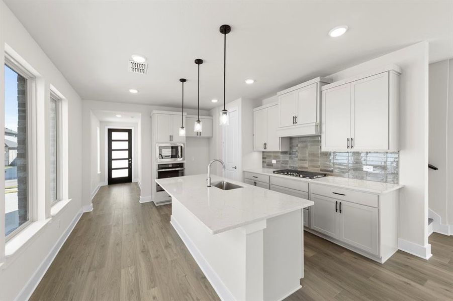 06. 1117 Amaryllis - Kitchen