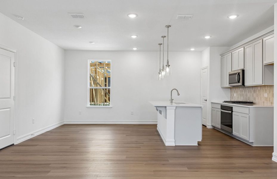 Spacious, unfurnished interior of a new home in Pinnacle at Legacy Hills, Celina (Image 11).