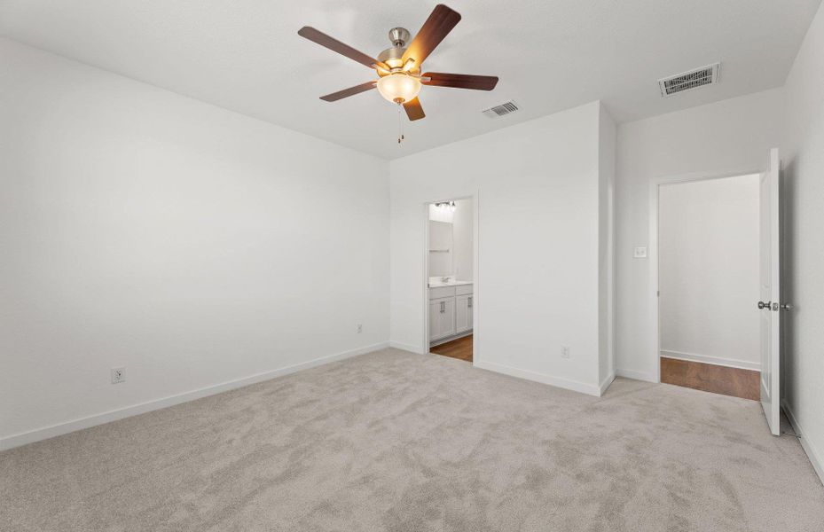 Spacious, unfurnished interior of a new home in Sonterra, Jarrell (Image 15). Spacious, unfurnished interior of a new home in Sonterra, Jarrell (Image 15).