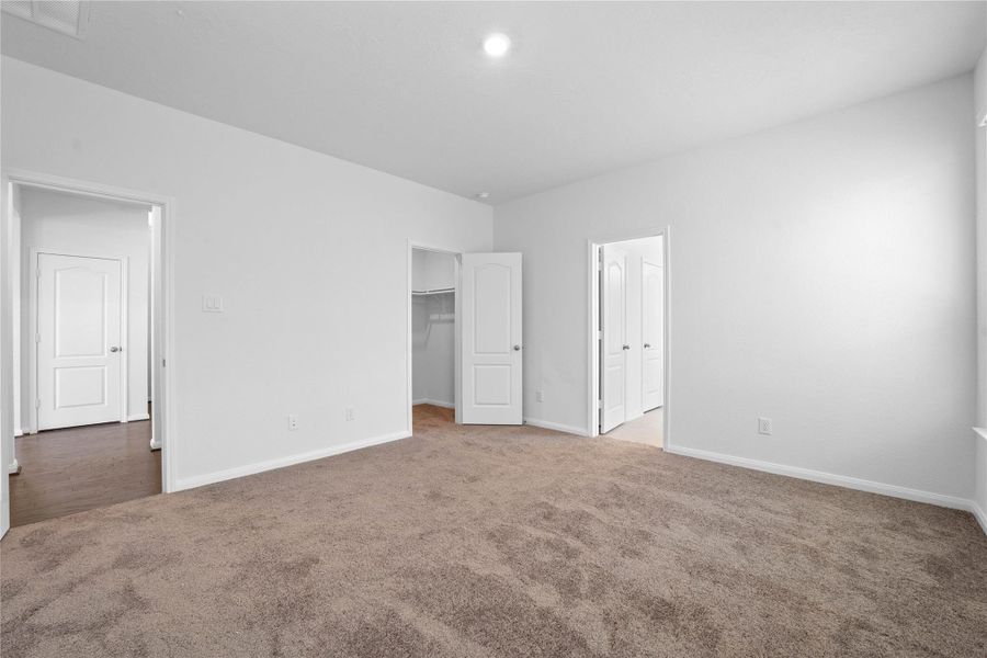 Spacious, unfurnished interior of a new home in Olympia Falls, Fresno (Image 15).