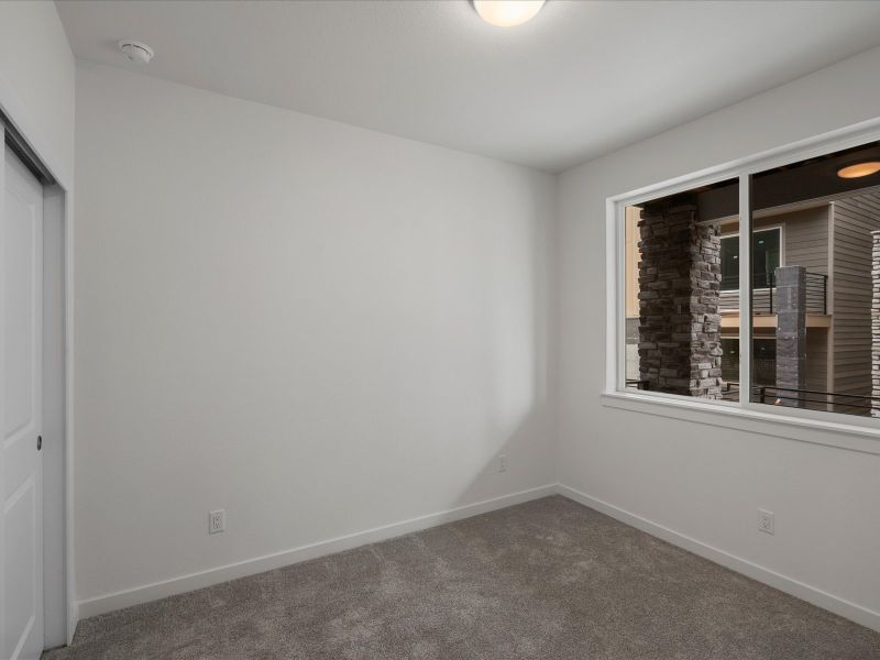 Spacious, unfurnished interior of a new home in Parkside at Victory Ridge, Colorado Springs (Image 25).