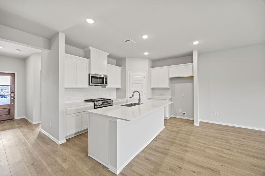 Representative furnished interior of a home built from the Columbus by Cambridge Homes in Ribbonwood, Aubrey (Image 6). Representative furnished interior of a home built from the Columbus by Cambridge Homes in Ribbonwood, Aubrey (Image 6).
