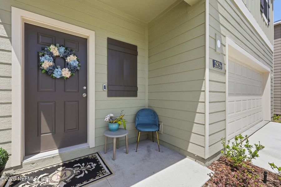 Exterior details and patio area of a home in Holstein Crossing, Green Cove Springs (Image 26).
