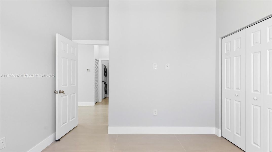 Spacious, unfurnished interior of a new home in , Fort Lauderdale (Image 19). Spacious, unfurnished interior of a new home in , Fort Lauderdale (Image 19).