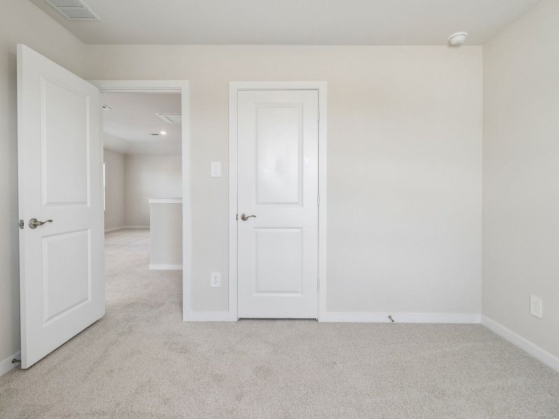 Spacious, unfurnished interior of a new home in Cibolo Hills West - Spring Series, Fort Worth (Image 28).