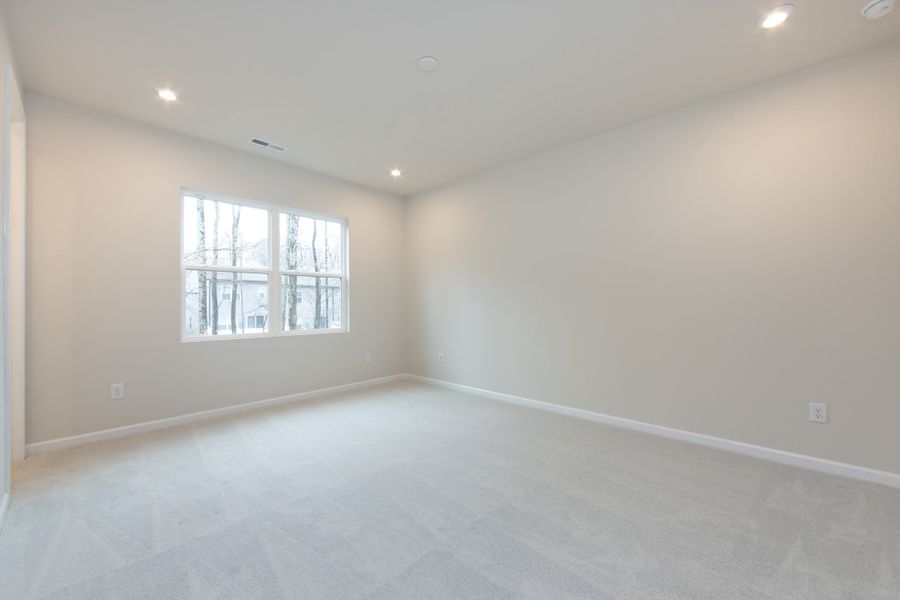 Spacious, unfurnished interior of a new home in Fifteen 15 Cannon, Charlotte (Image 38).