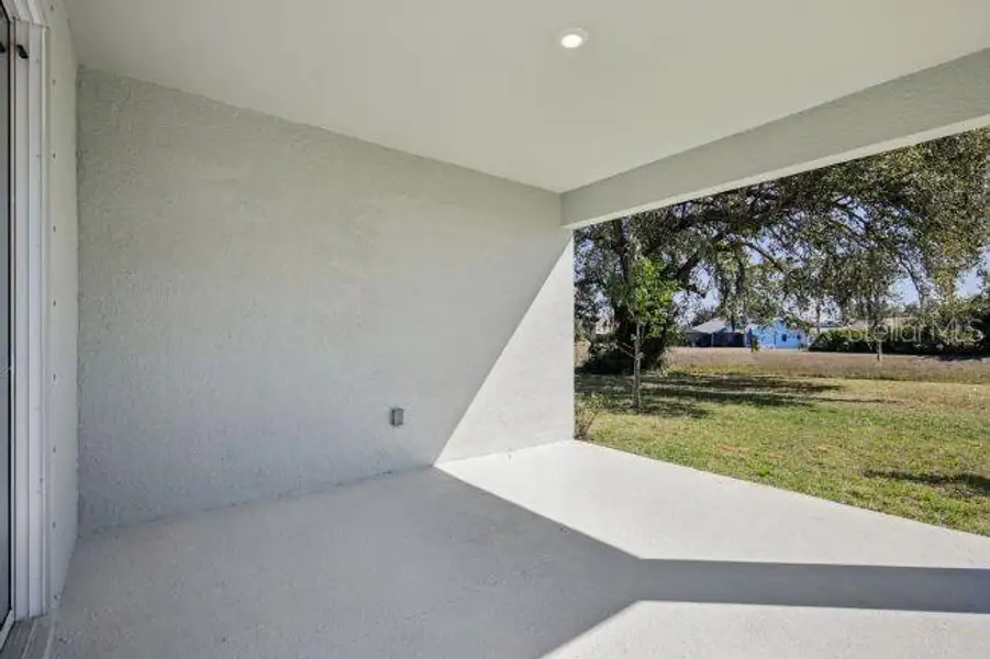 Exterior details and patio area of a home in , Punta Gorda (Image 4).