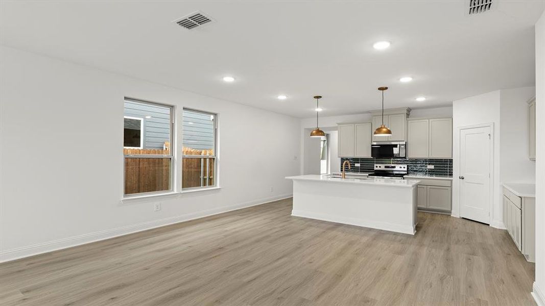 14. 1733 Edgeway - Dining (3)