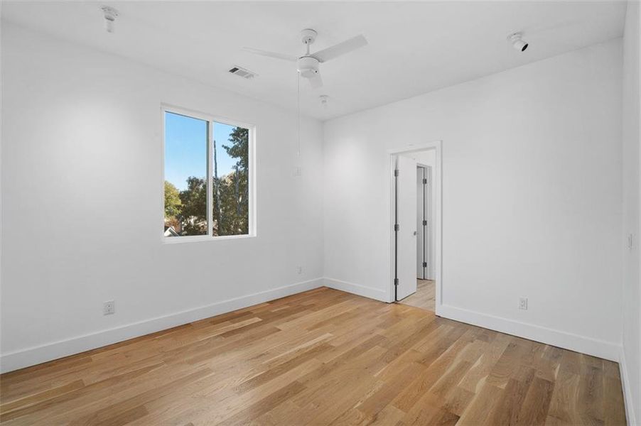 Spacious, unfurnished interior of a new home in , Atlanta (Image 22). Spacious, unfurnished interior of a new home in , Atlanta (Image 22).