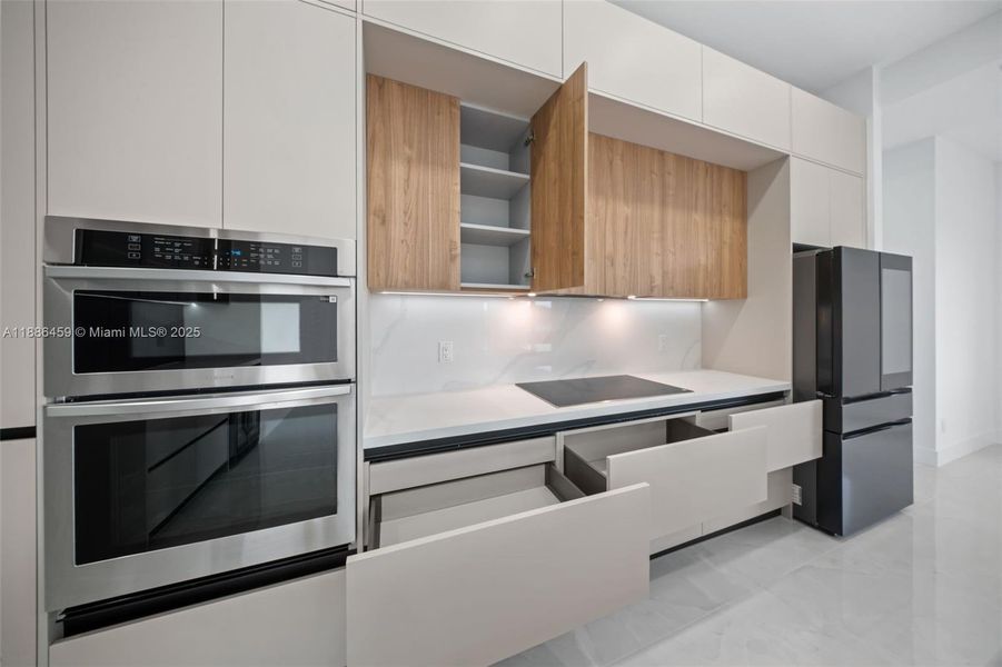 Close-up of interior finishes inside a home in , Cape Coral (Image 20). Close-up of interior finishes inside a home in , Cape Coral (Image 20).