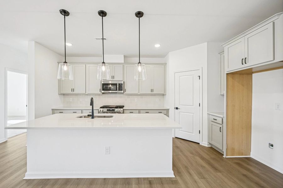 Representative images and renderings are for illustrative purposes. Actual structural options and design finishes of home may vary. Representative images and renderings are for illustrative purposes. Actual structural options and design finishes of home may vary.