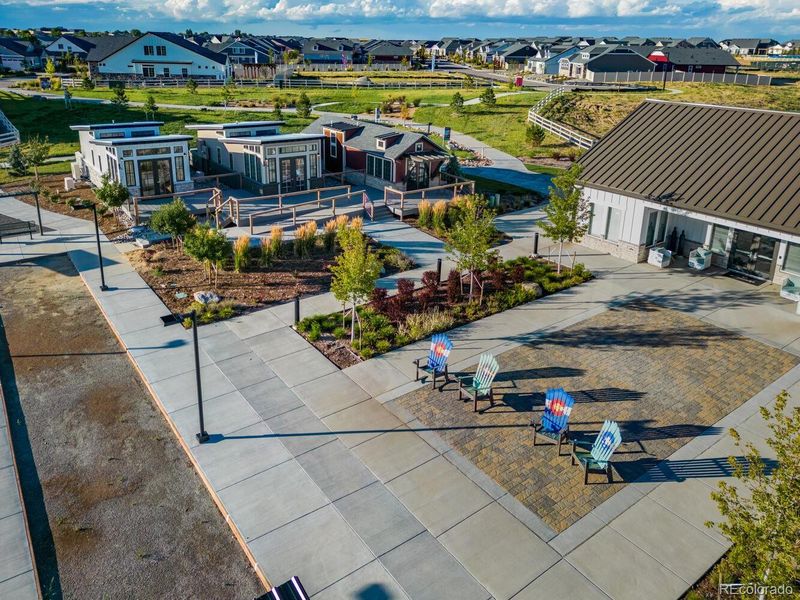 Community amenities in , Aurora (Image 13).