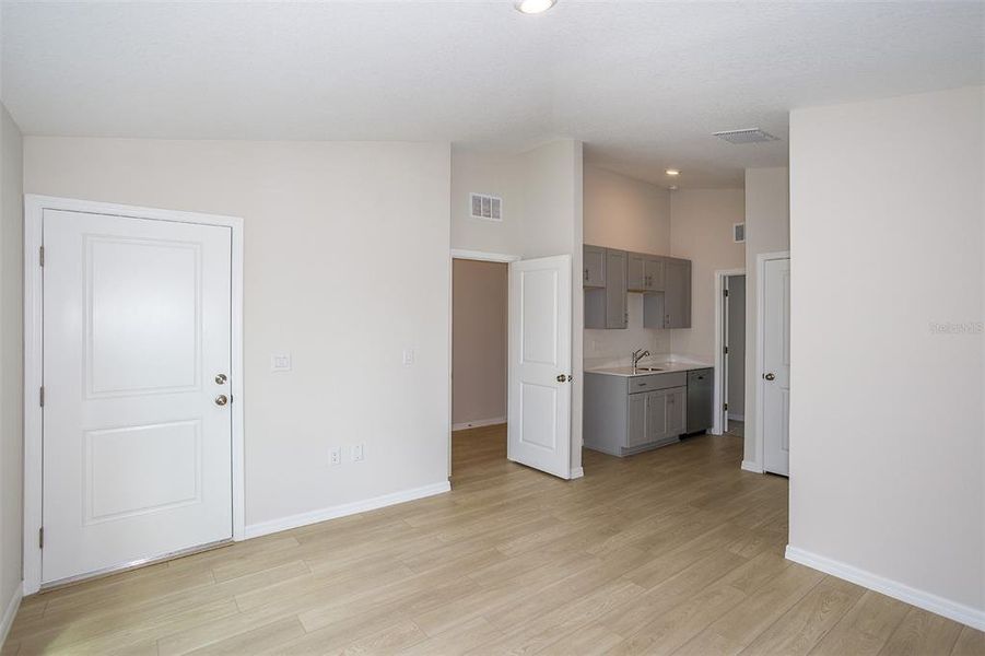 Spacious, unfurnished interior of a new home in Pasadena Landing, Wesley Chapel (Image 16). Spacious, unfurnished interior of a new home in Pasadena Landing, Wesley Chapel (Image 16).