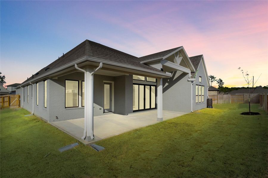 Come explore this generous backyard—perfect for kids to play freely and adults to unwind in comfort!