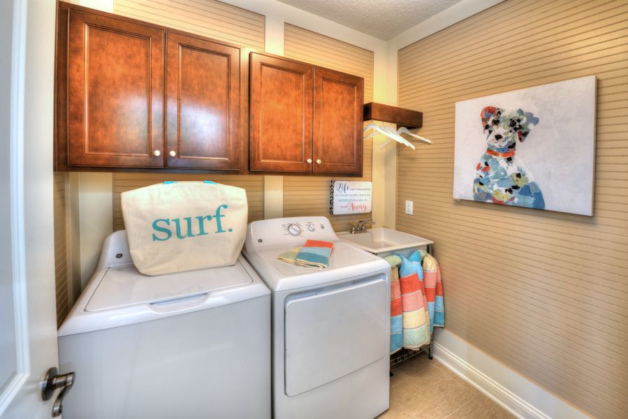 Representative furnished interior of a home built from the Victoria - Elite Series by ICI Homes in Reflections at Seabrook, Nocatee (Image 10).