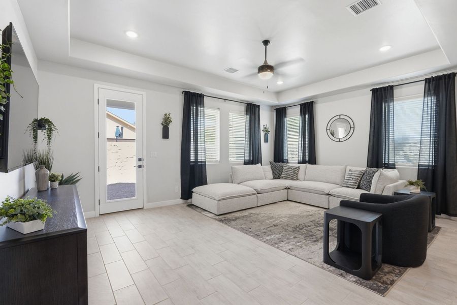 Representative furnished interior of a home built from the Santa Rosa by Hakes Brothers in Paseo Del Este, El Paso (Image 8).