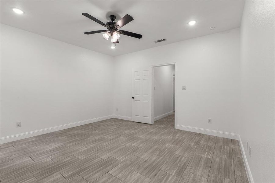 Spacious, unfurnished interior of a new home in , Fort Worth (Image 15).