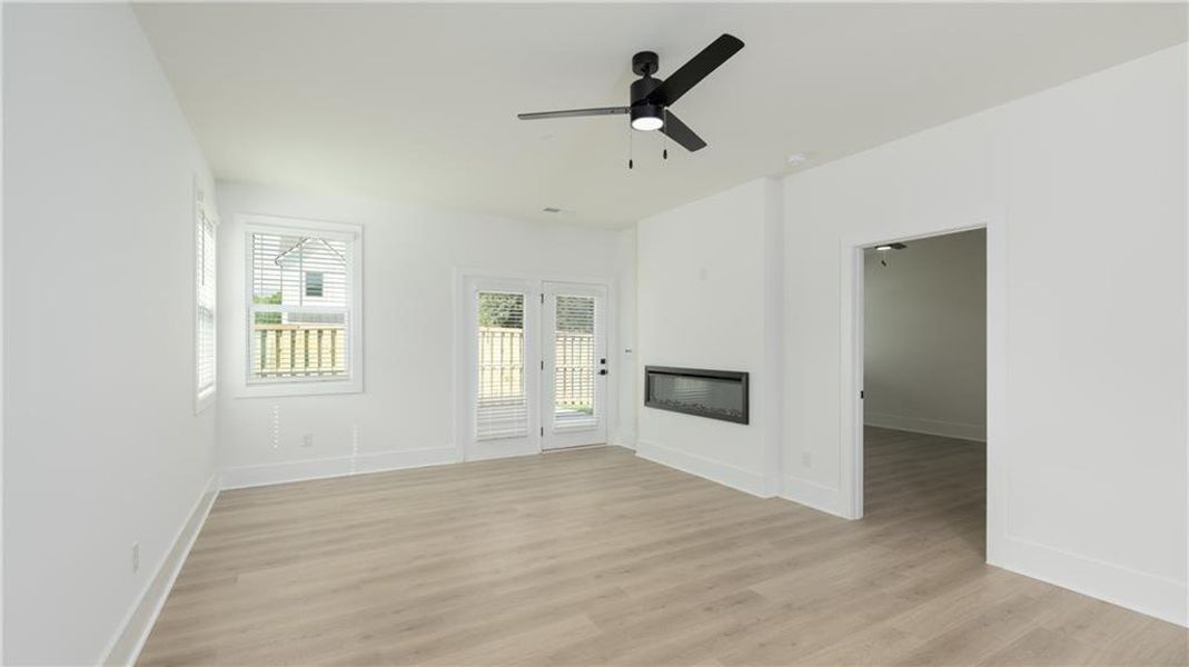 Spacious, unfurnished interior of a new home in The Village at Sandy Plains, Marietta (Image 10).