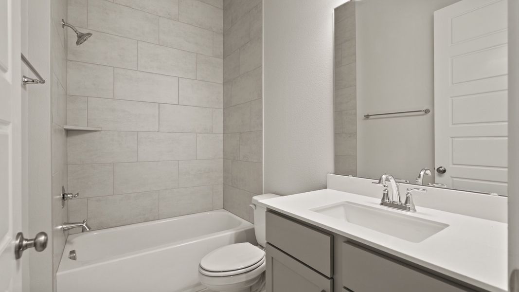 Furnished interior view inside a new home in Turnleaf, Punta Gorda (Image 7).