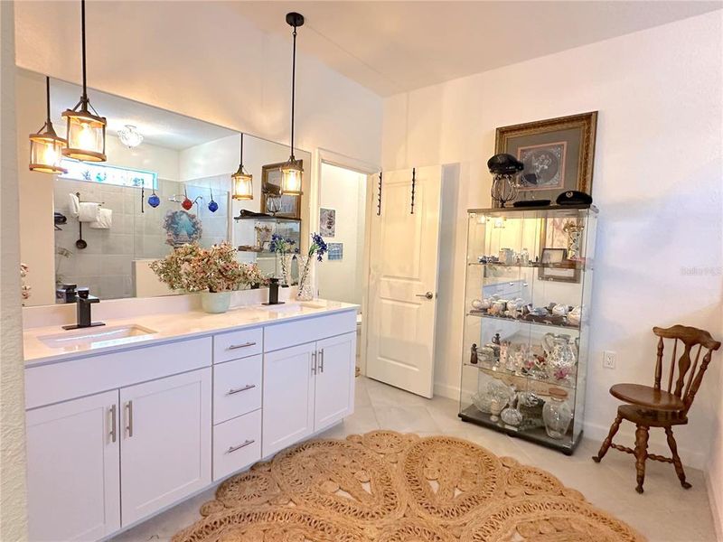 Furnished interior view inside a new home in , Englewood (Image 4).