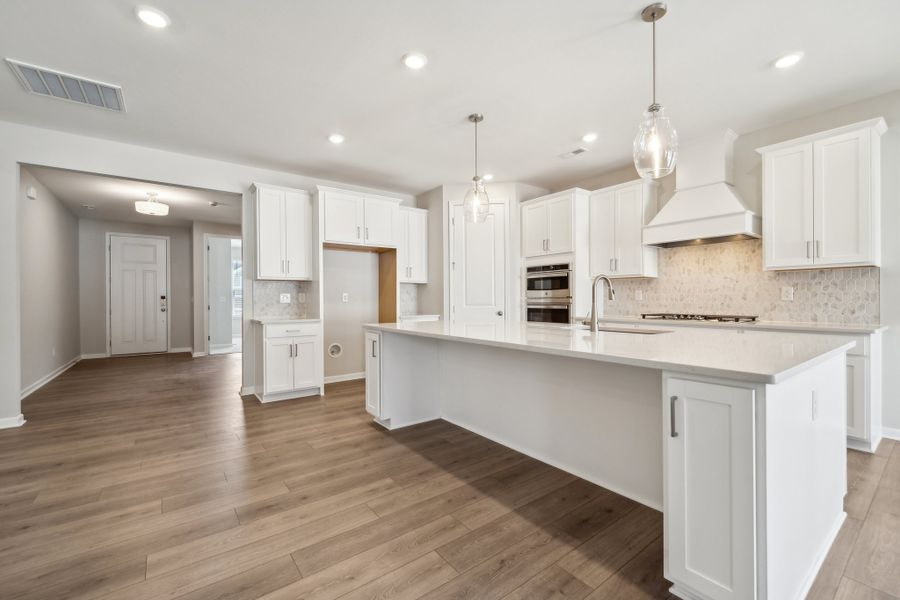 Representative furnished interior of a home built from the Cotswold Signature by Taylor Morrison in The Coves on Lake Wylie, Charlotte (Image 7).