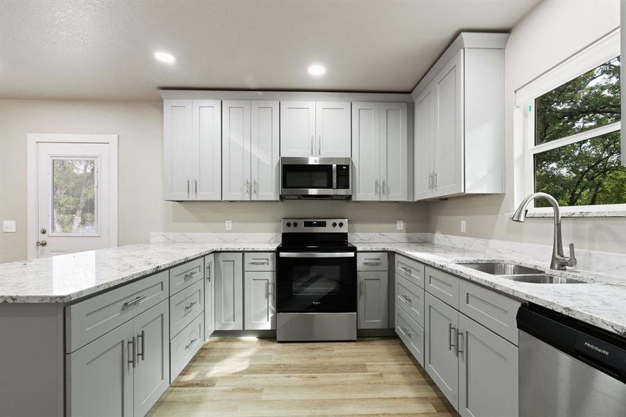 Furnished interior view inside a new home in , Alvarado (Image 6).