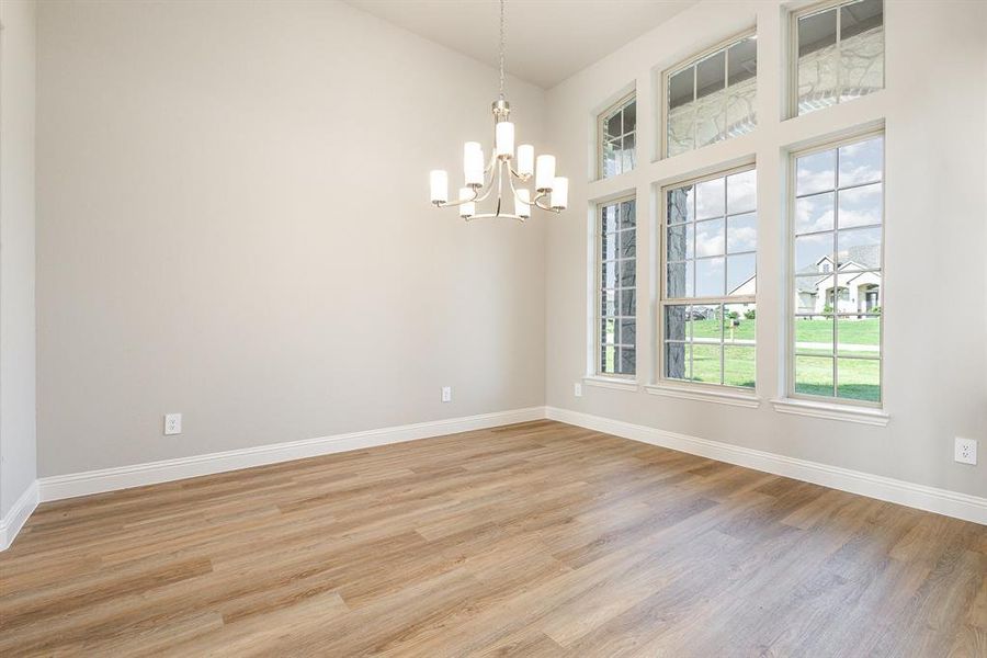 Spacious, unfurnished interior of a new home in , Waxahachie (Image 27).