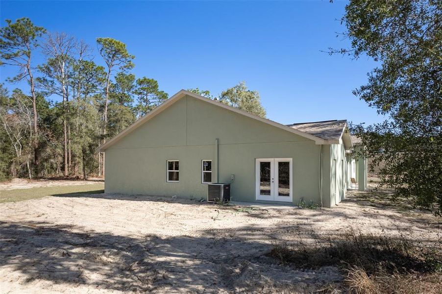 Exterior details and patio area of a home in , Spring Hill (Image 38).