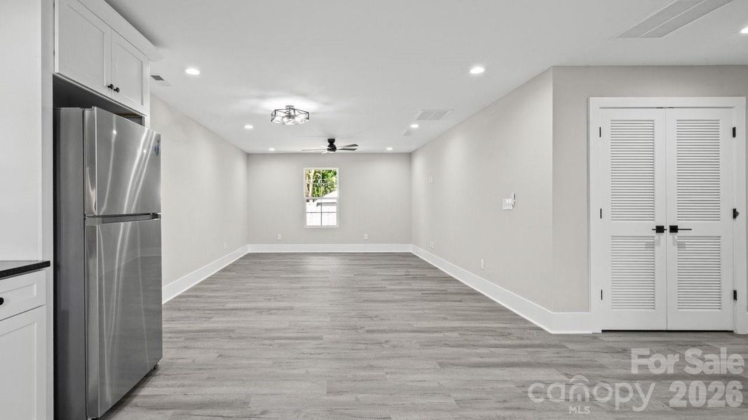 3320 Boyd St, Unit: B - Open Concept View 3320 Boyd St, Unit: B - Open Concept View